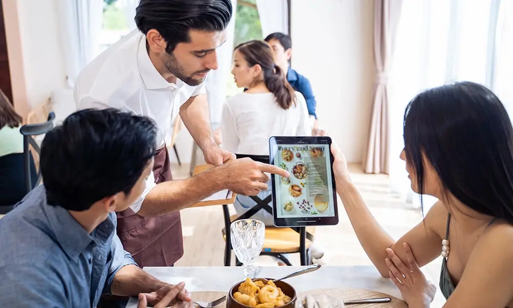 Kafe, Restoran ve Konuk Ağırlama Sektörleri için Tablet Menü: Dijital Lezzetin Yeni Yüzü